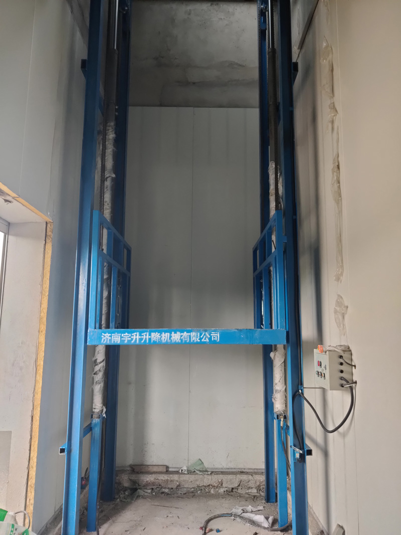 導(dǎo)軌式升降平臺(tái)