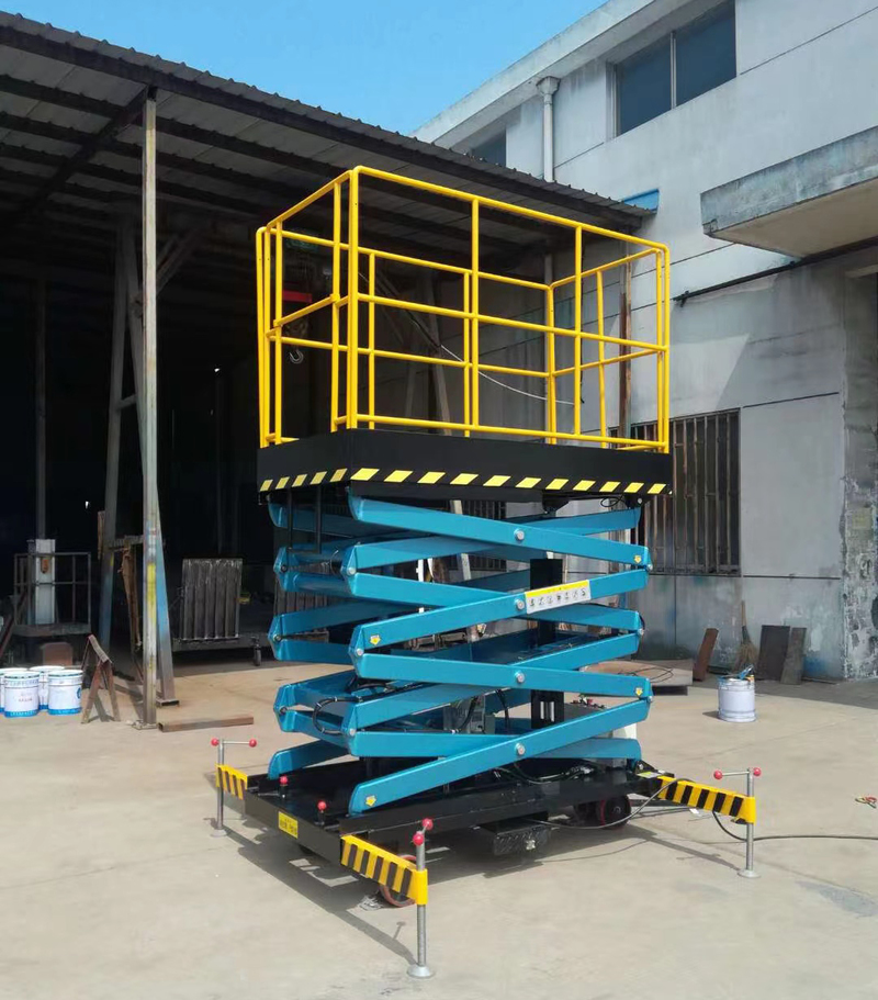 四輪移動式液壓升降機(jī)